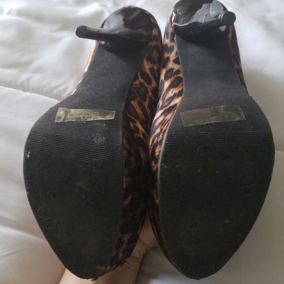 5/$28 Charlotte Russe leopard platform heels - Picture 2 of 6